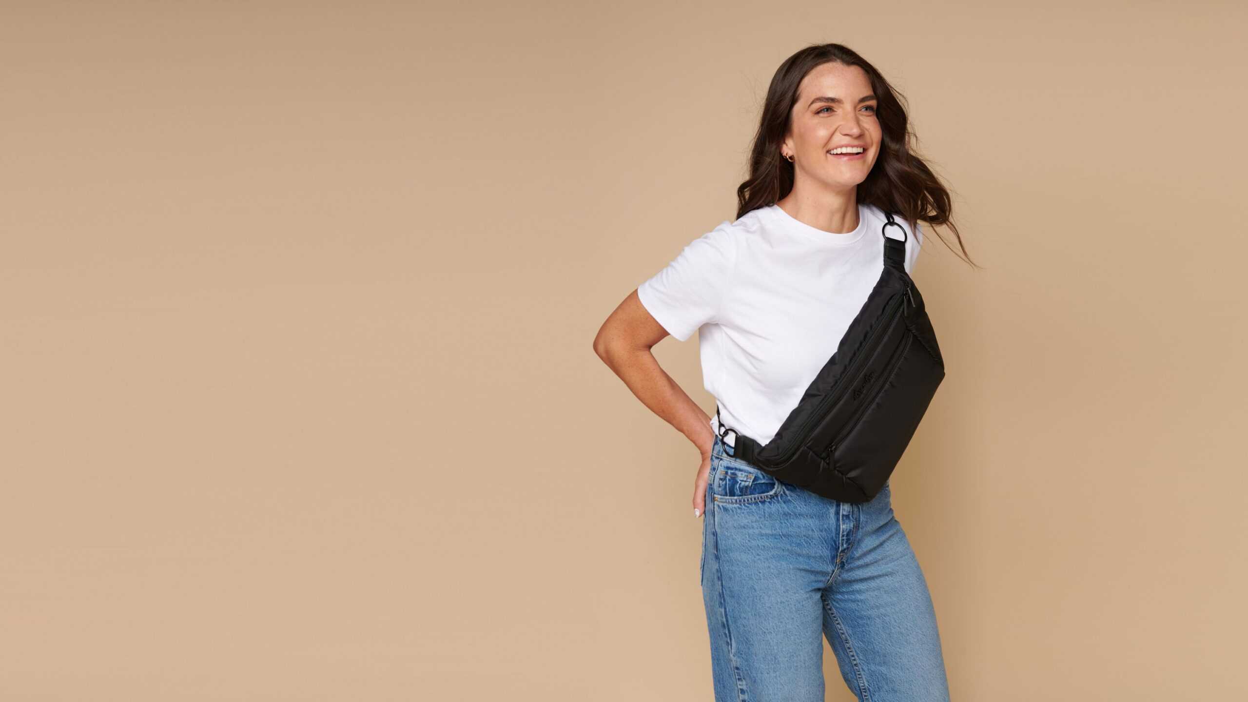 itzy-ritzy-pb1000-ritzy-pack--fanny-pack-&-crossbody-diaper-bag---black-2