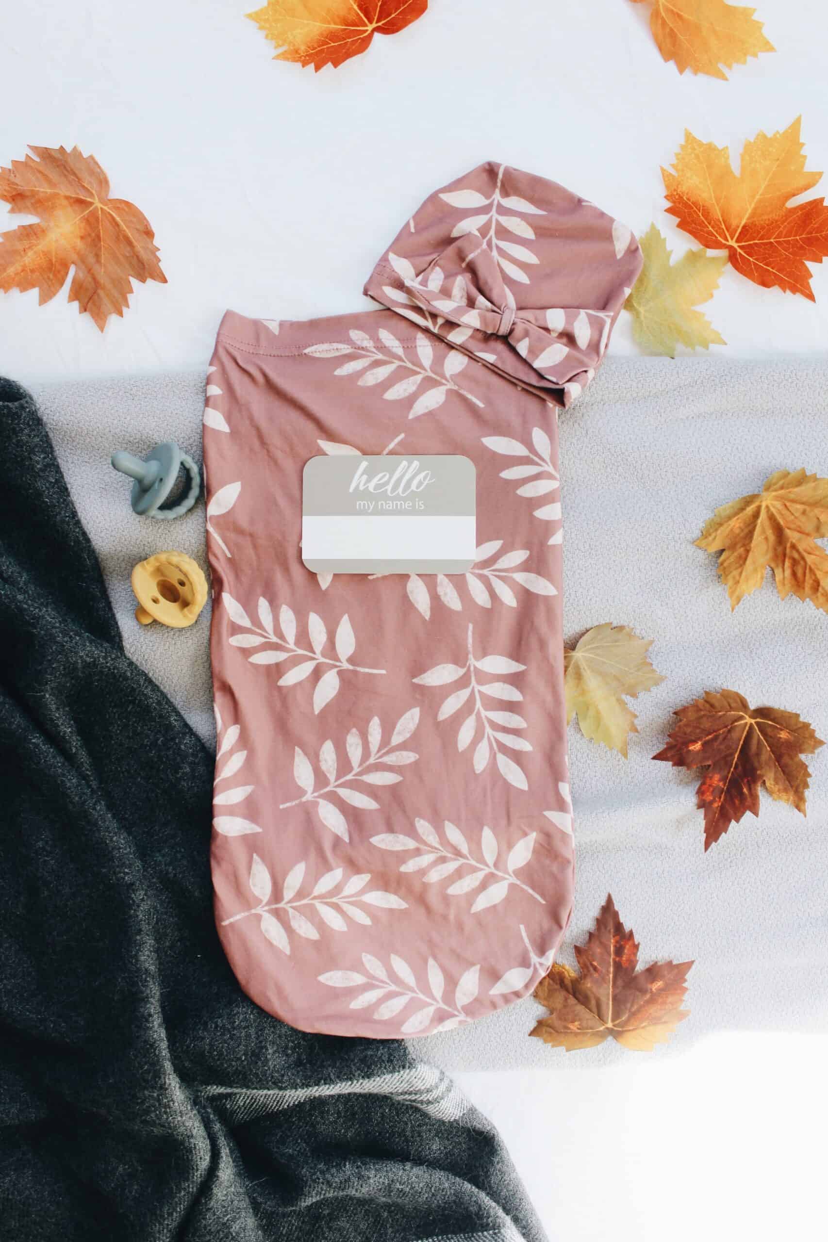 Itzy-Ritzy-Cocoon-Hat-Swaddle-Set-Name-Card-CC8367-Dusty-Leaf-Lifestyle-7-scaled