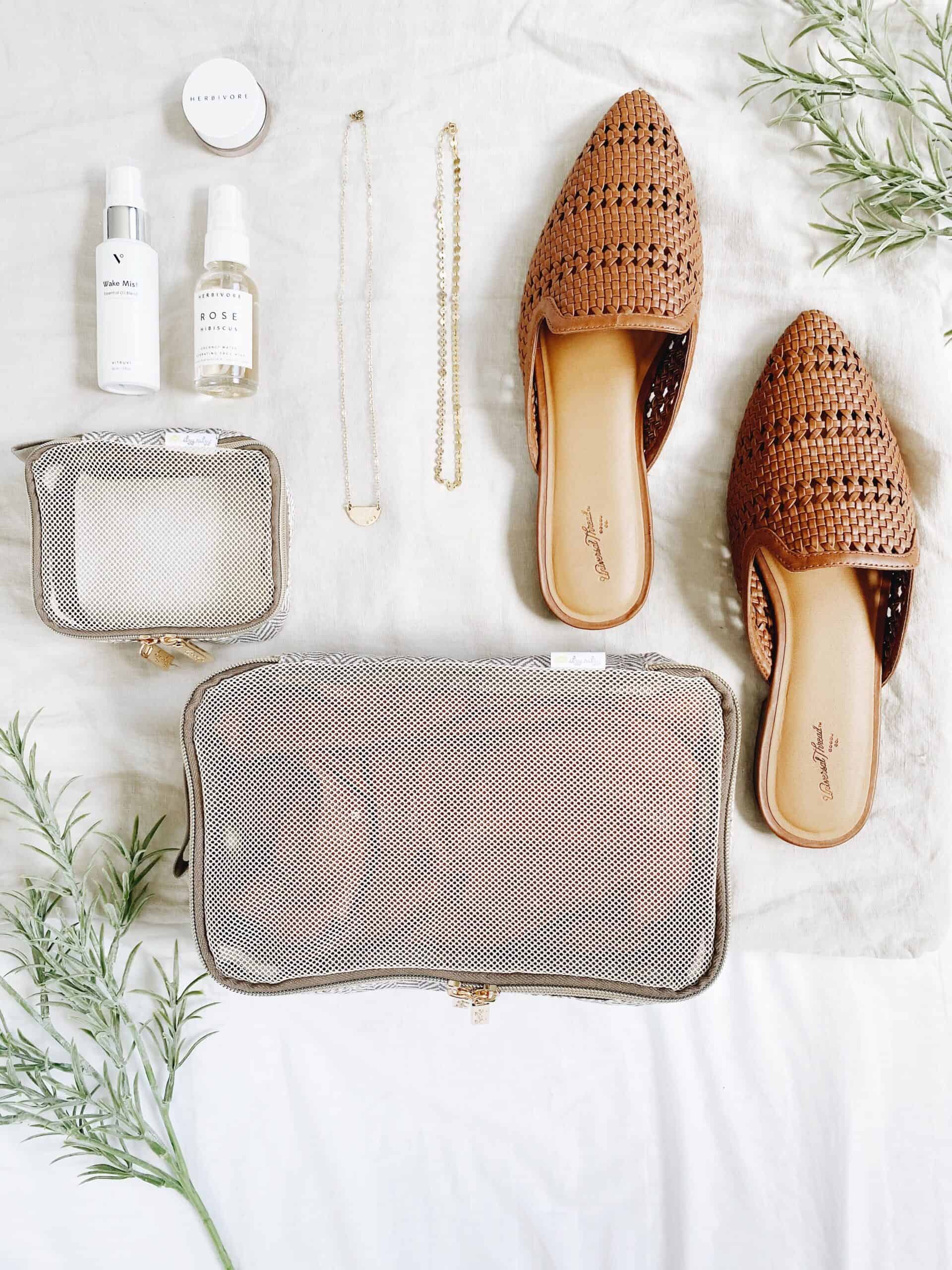 Itzy-Ritzy-Travel-Organizer-PC4006-Taupe-Packing-Cubes-1-scaled