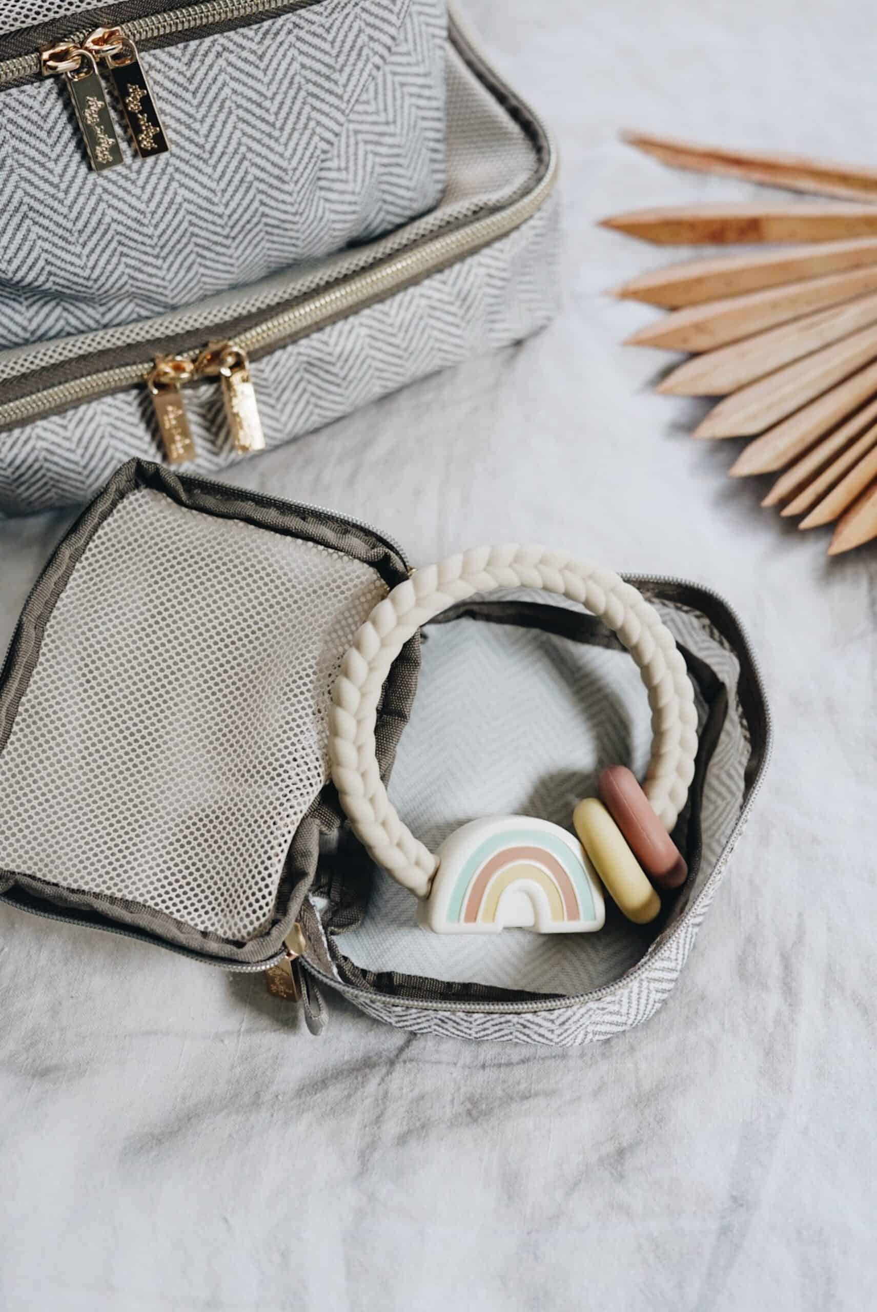 Itzy-Ritzy-Travel-Organizer-PC4006-Taupe-Packing-Cubes-scaled