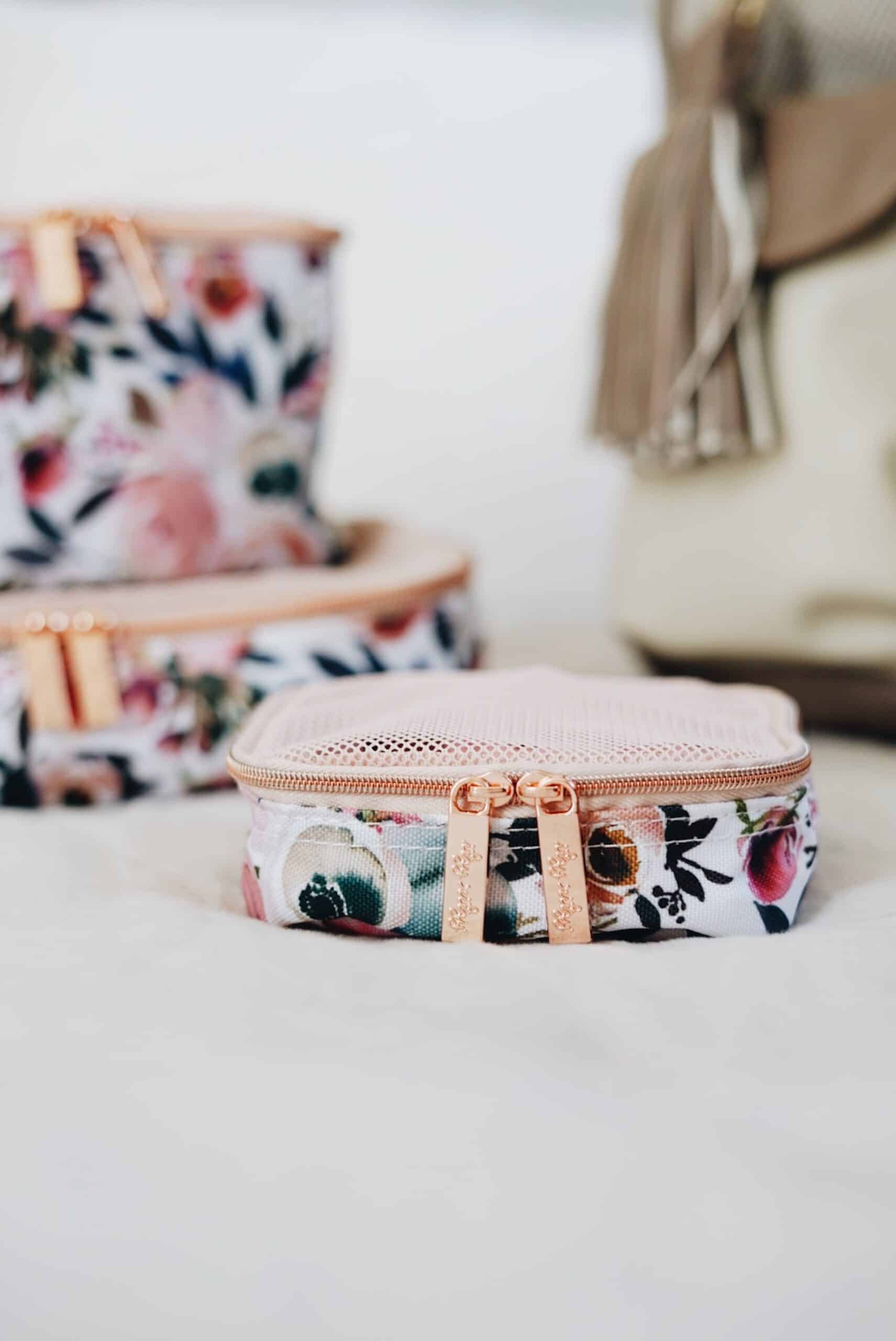 Itzy-Ritzy-Travel-Organizer-PC9100-Blush-Floral-Packing-Cubes-2-scaled
