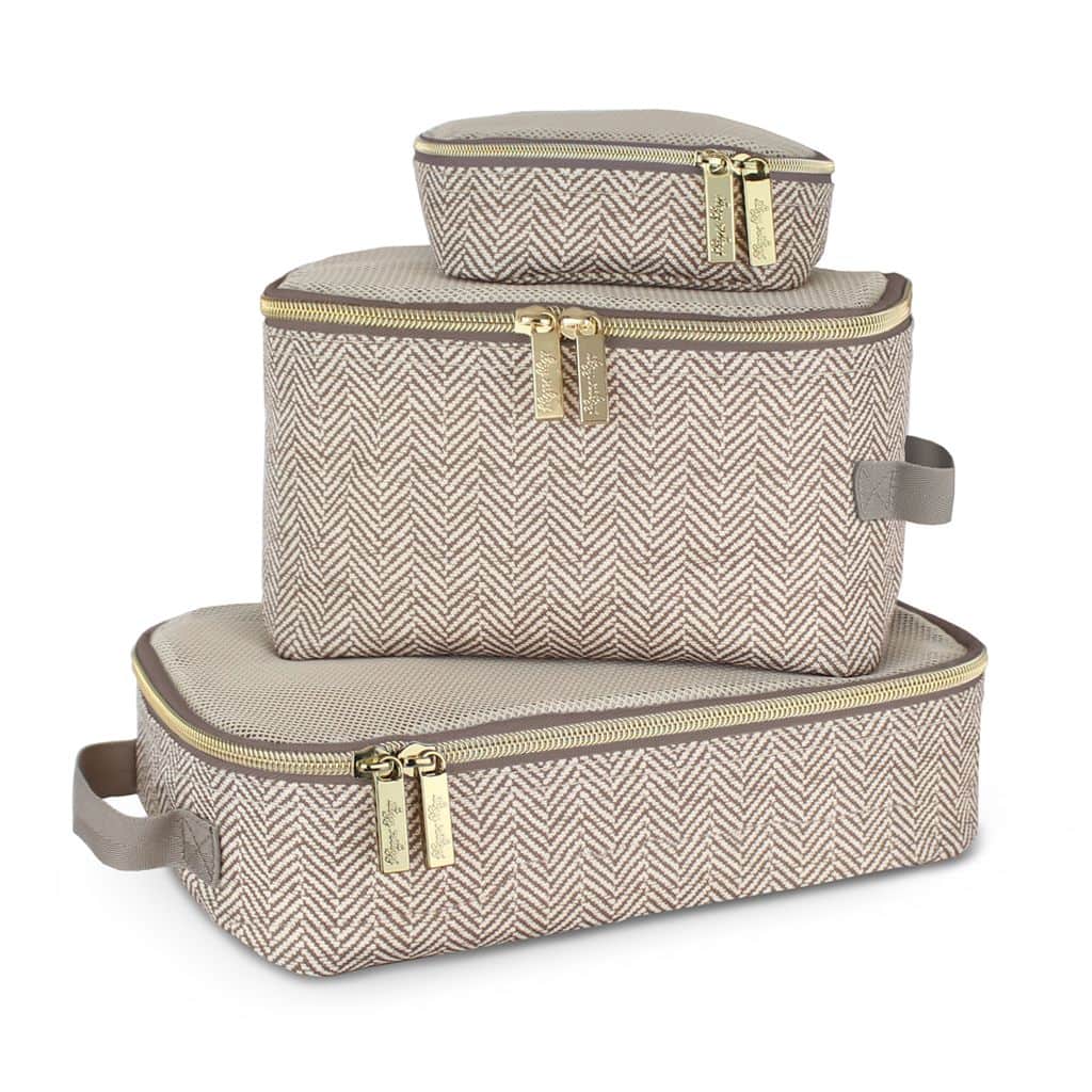 itzy-ritzy-bag-organizer-pc4006-taupe-packing-cubes-2 Beige herringbone travel bag set.